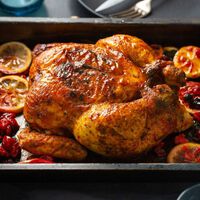 El pollo asado más fácil y rápido del mundo se prepara en cinco minutos con dos ingredientes y el horno frío 